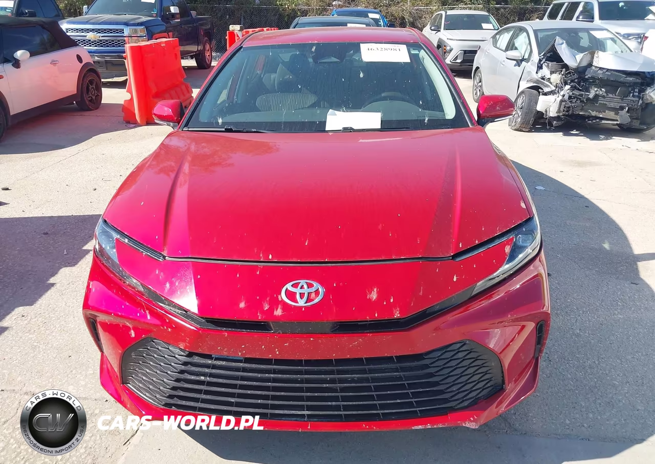 2025 Toyota Camry Le VIN:4T1DAACK5SU135662 - 12