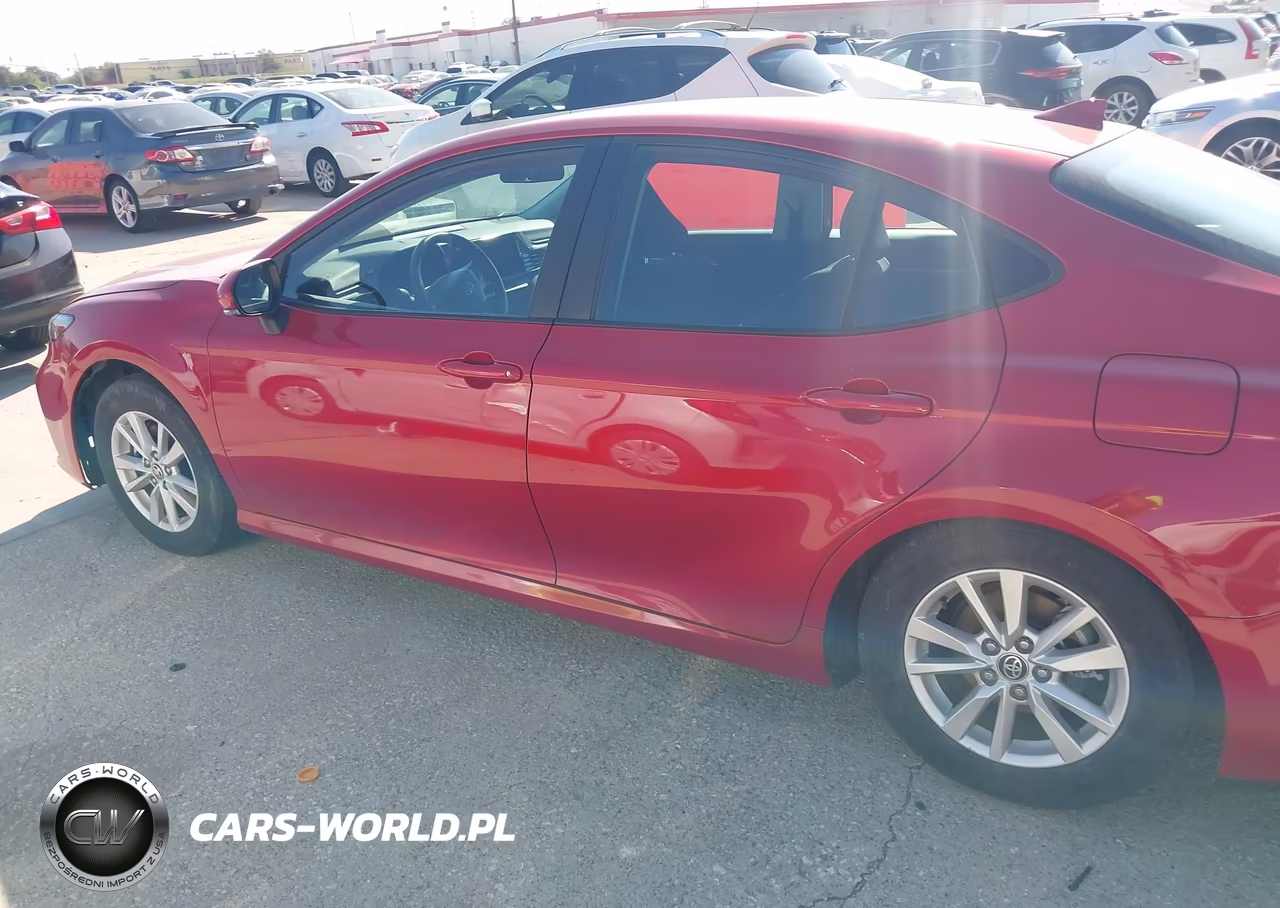 2025 Toyota Camry Le VIN:4T1DAACK5SU135662 - 14
