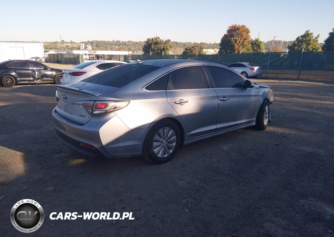 2017 Hyundai Sonata Hybrid Se VIN:KMHE24L10HA044402 - 4