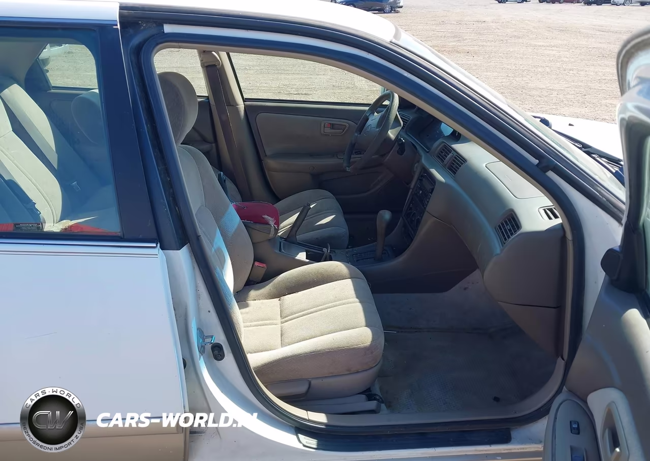 2001 Toyota Camry Le VIN:4T1BG22KX1U824236 - 5