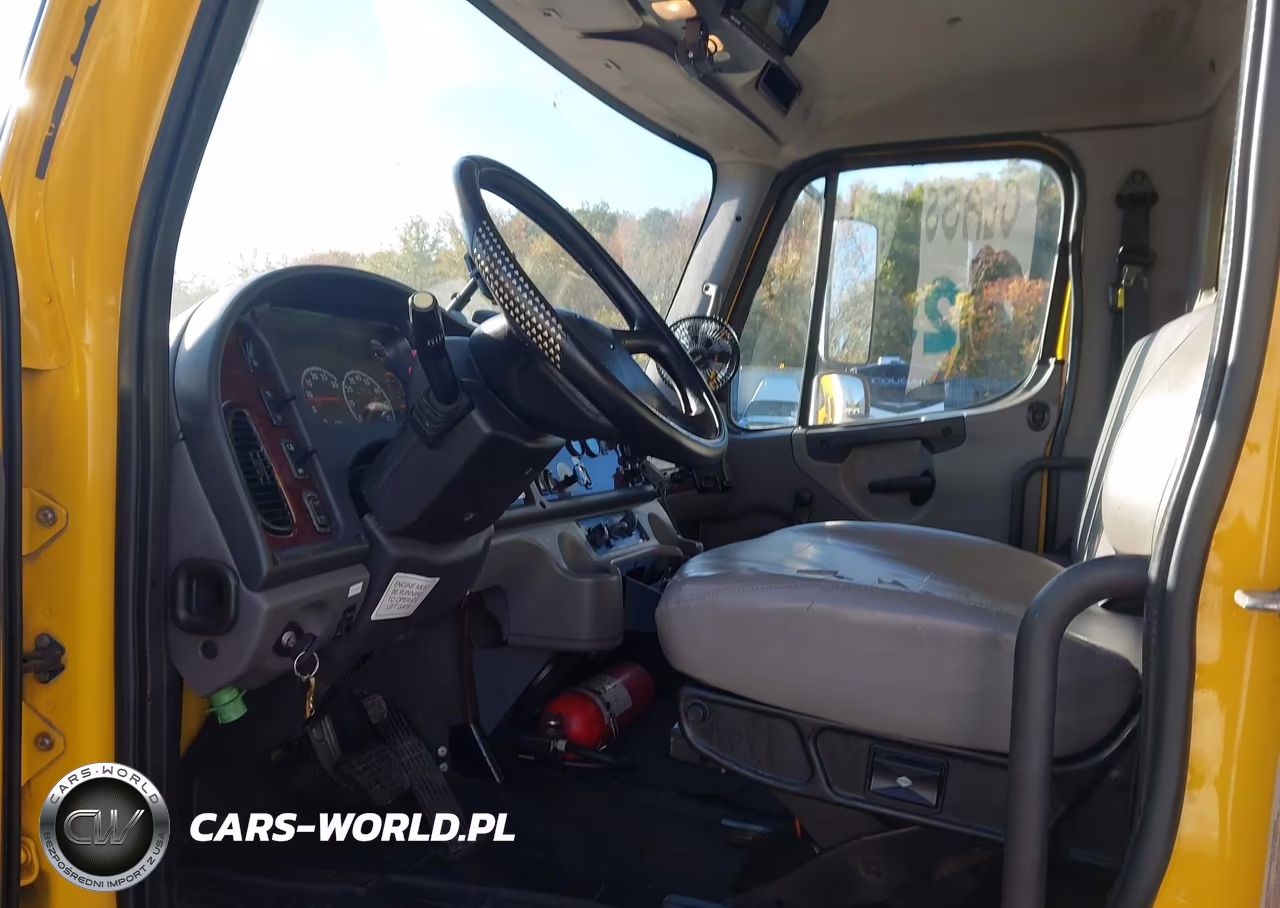 2018 Freightliner M2 106 VIN:1FVACWFB0JHJH5617 - 6