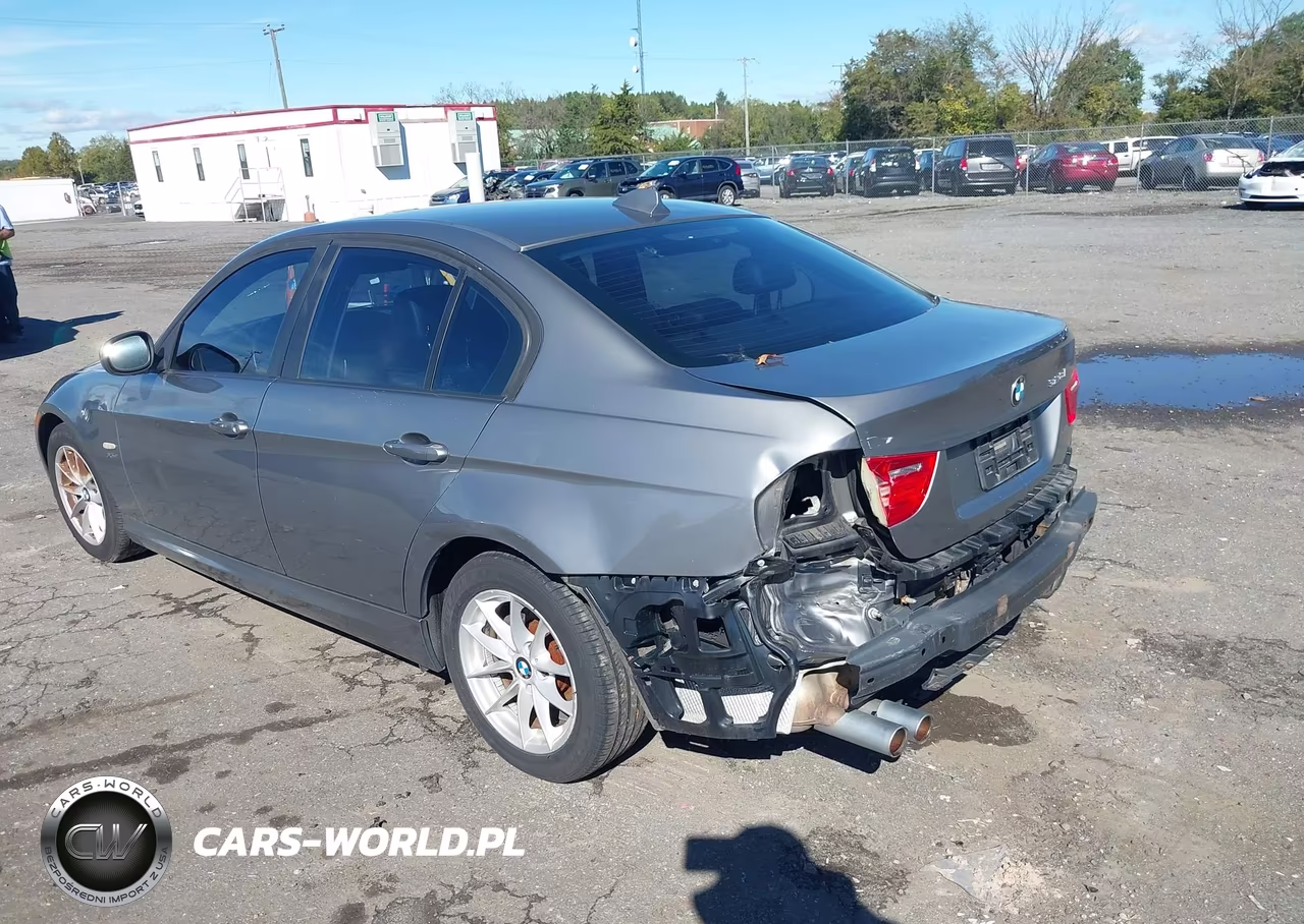 2010 BMW 328I xDrive VIN:WBAPK5C52AA651992 - 3