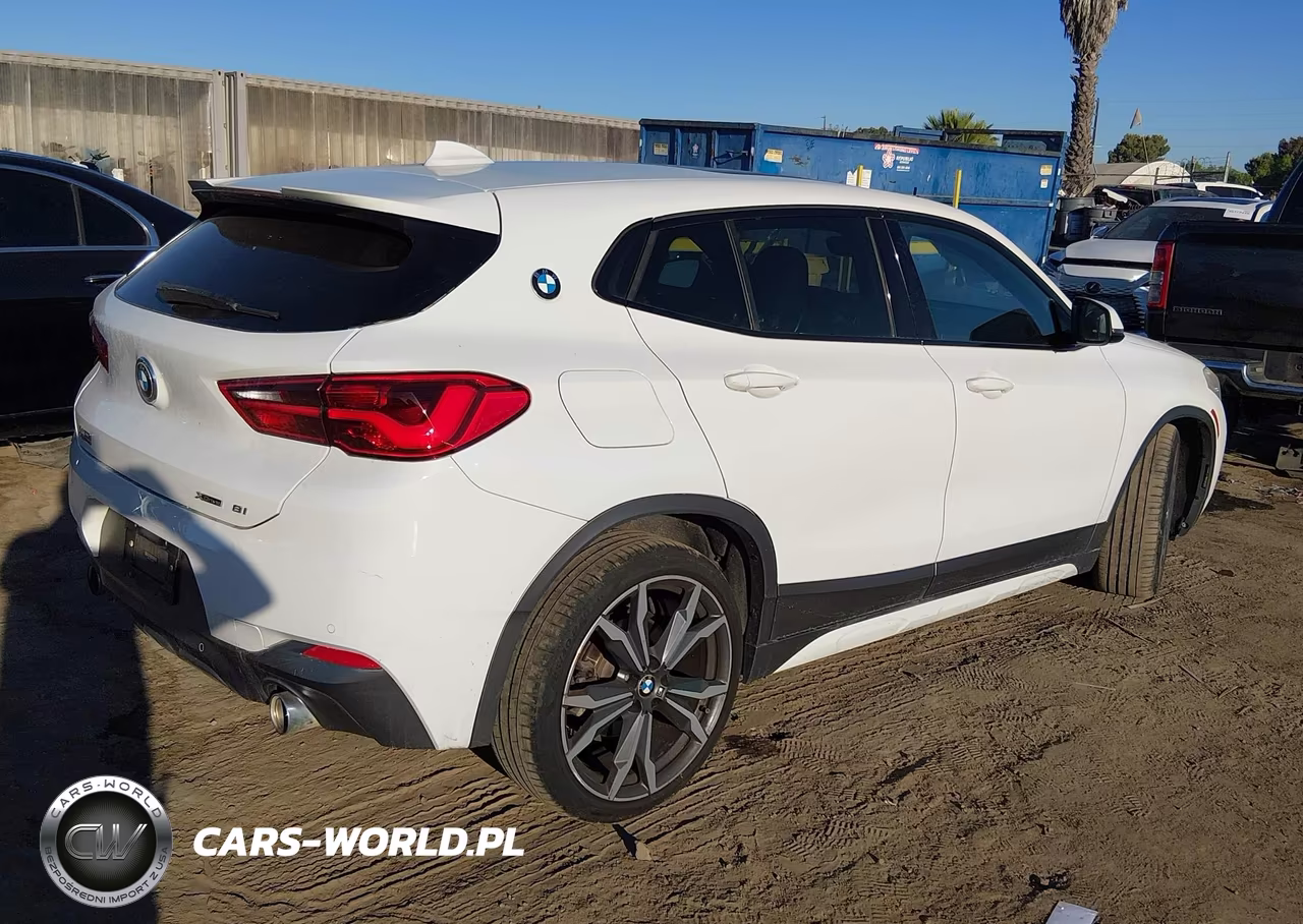2018 BMW X2 XDRIVE28I VIN:WBXYJ5C31JEF82624 - 4