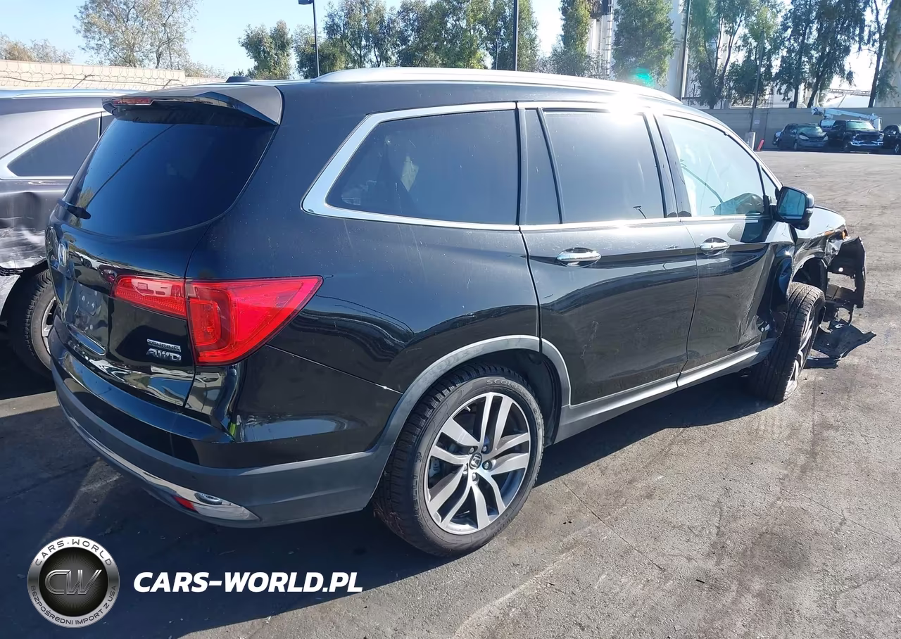 2017 Honda Pilot Touring VIN:5FNYF6H94HB027870 - 4