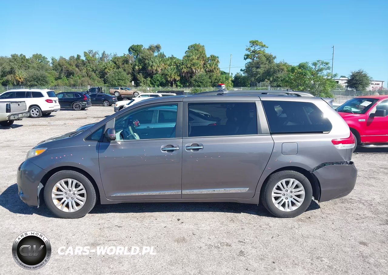 2014 Toyota Sienna Xle V6 8 Passenger VIN:5TDYK3DC4ES463380 - 14