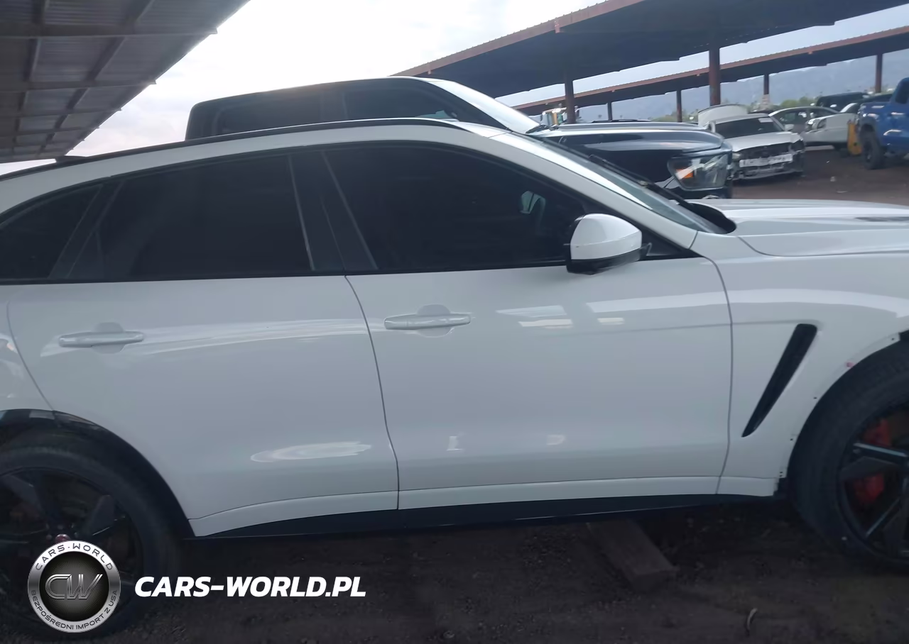 2022 Jaguar F-Pace Svr P550 Awd Automatic VIN:SADCZ2EE5NA702372 - 13
