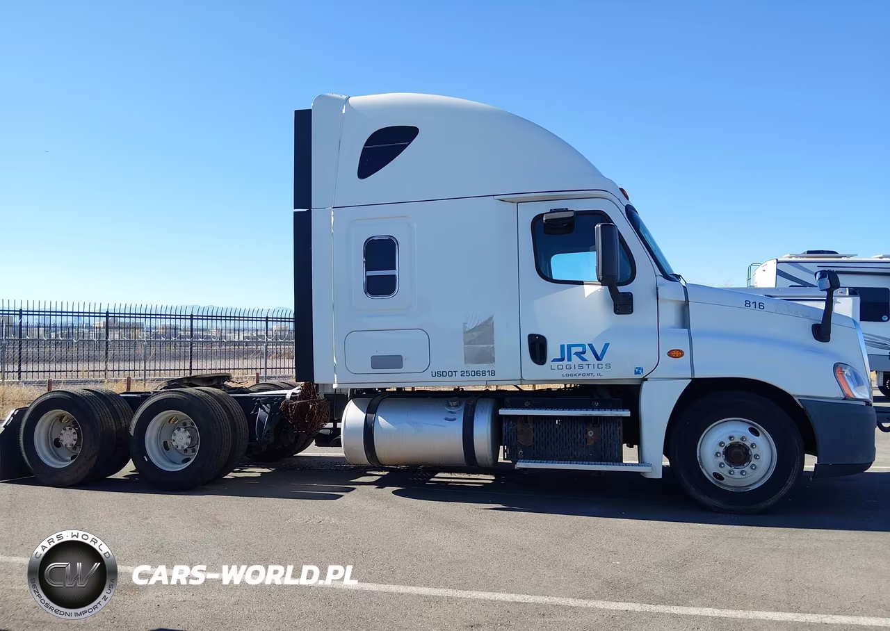 2015 Freightliner Cascadia 125 VIN:3AKJGLBG8FSFX6504 - 16