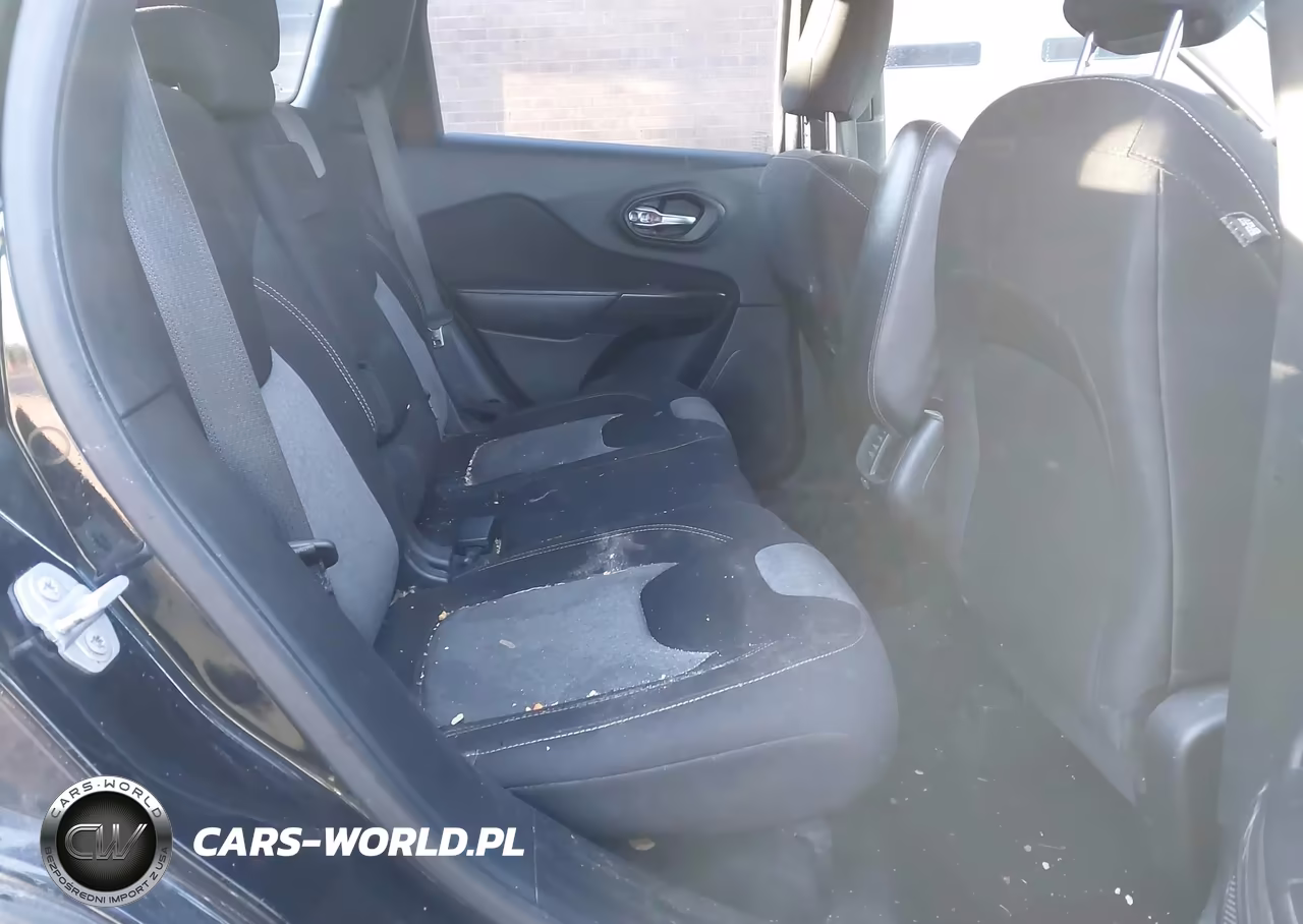 2015 Jeep Cherokee Sport VIN:1C4PJLAB9FW731450 - 8