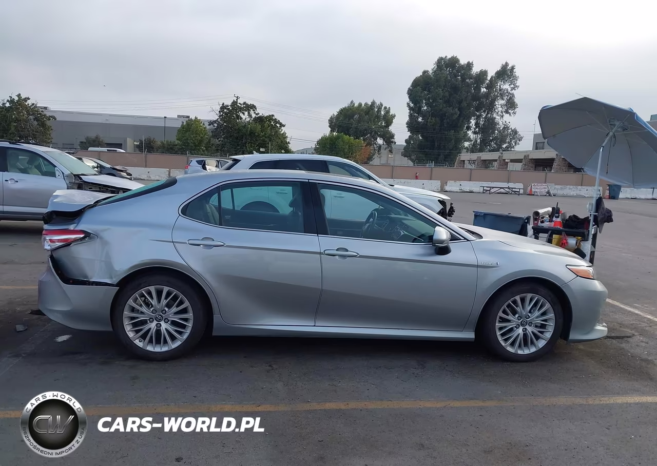 2018 Toyota Camry Hybrid Xle VIN:4T1B21HK2JU005141 - 13
