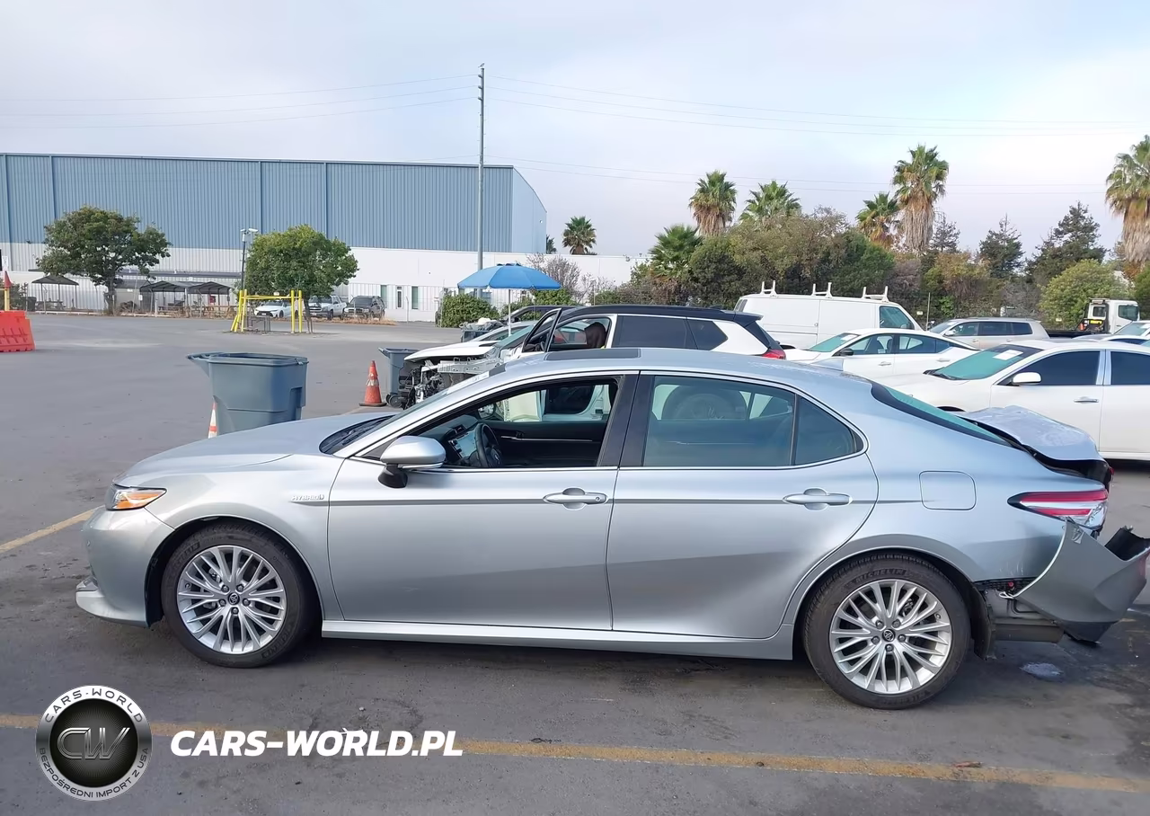 2018 Toyota Camry Hybrid Xle VIN:4T1B21HK2JU005141 - 14