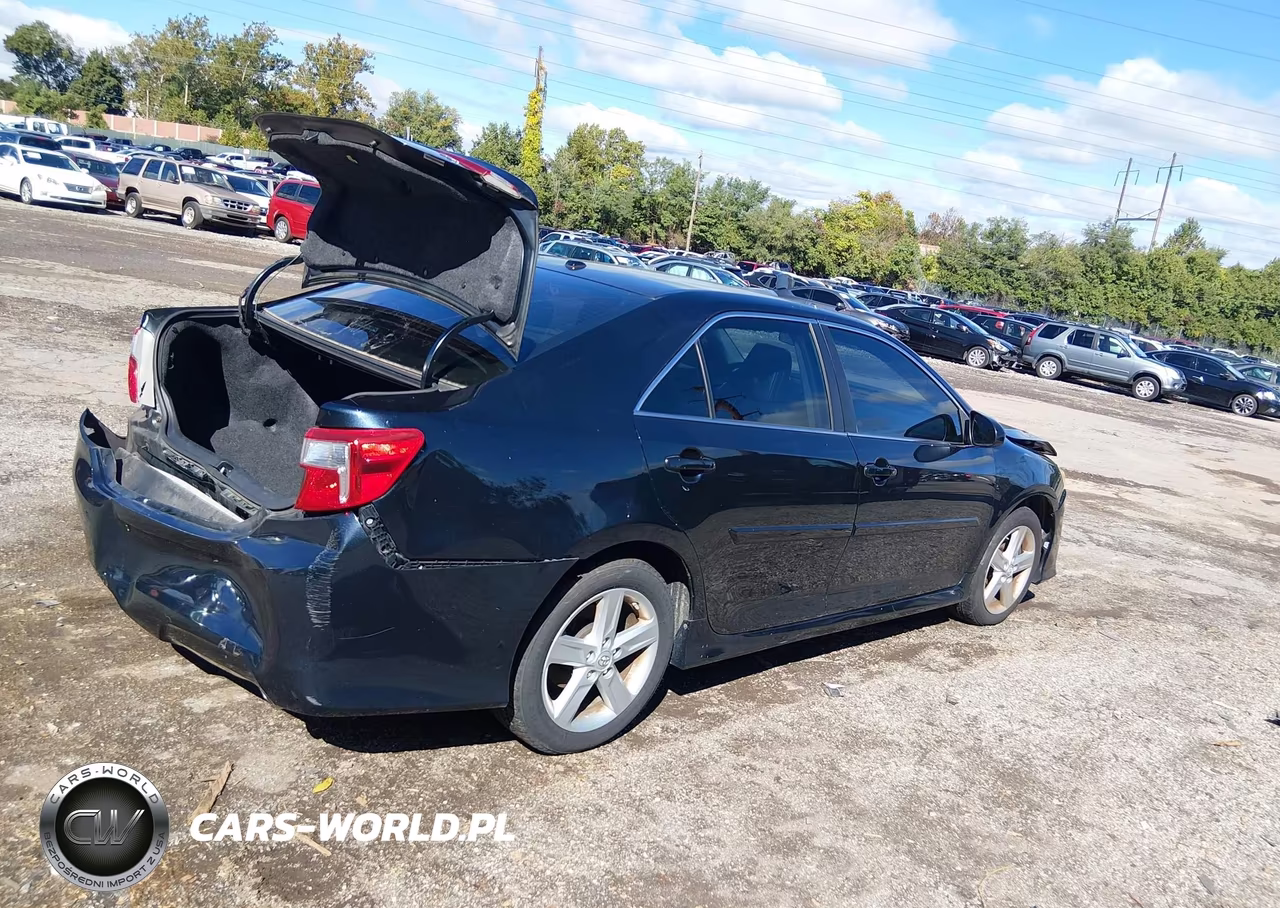 2014 Toyota Camry Se VIN:4T1BF1FKXEU810074 - 4
