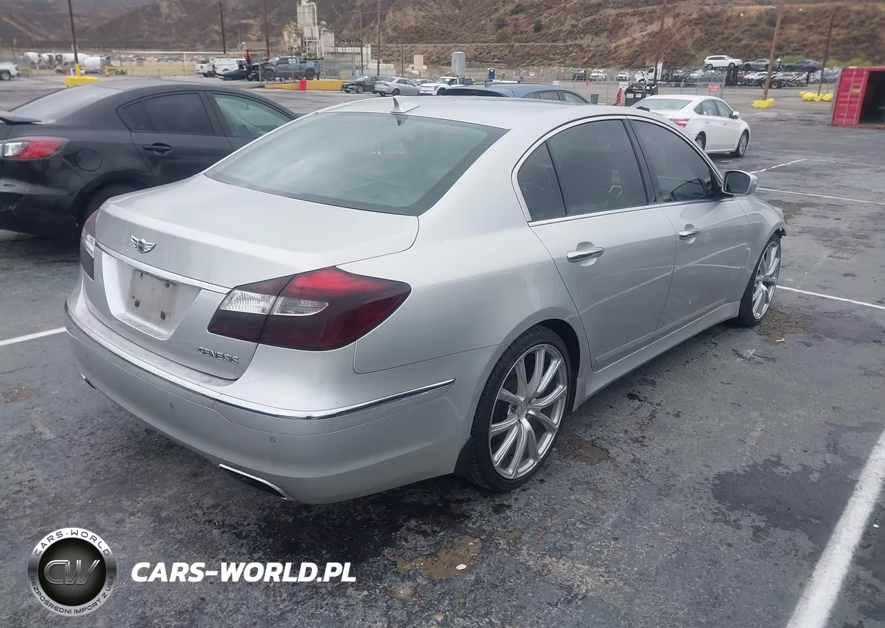 2012 Hyundai Genesis 3.8 VIN:KMHGC4DD0CU199408 - 4