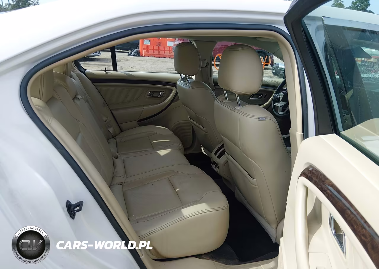 2018 Ford Taurus Limited VIN:1FAHP2F83JG135494 - 8