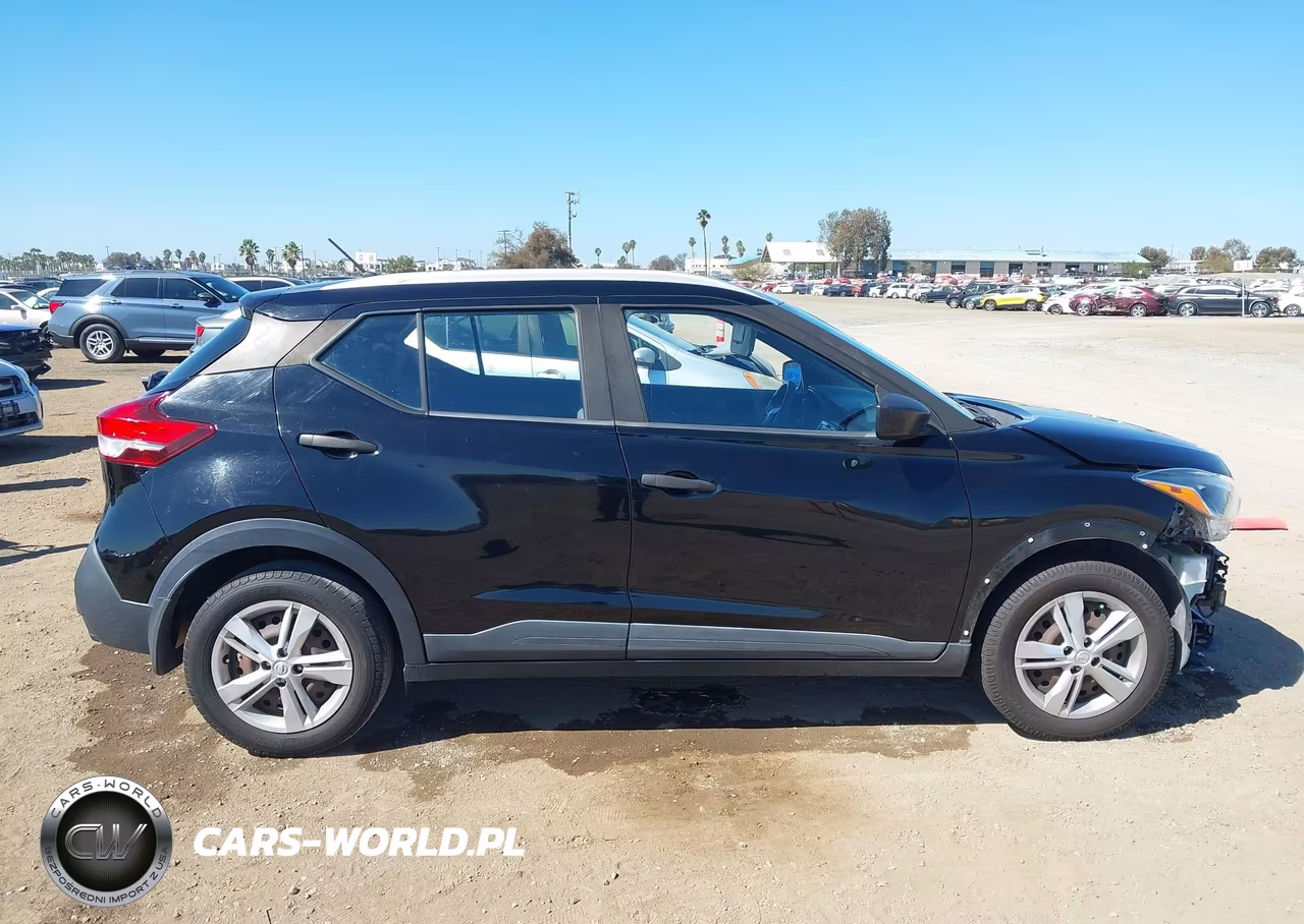 2019 Nissan Kicks S VIN:3N1CP5CU5KL534639 - 14