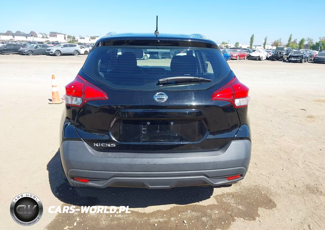 2019 Nissan Kicks S VIN:3N1CP5CU5KL534639 - 17