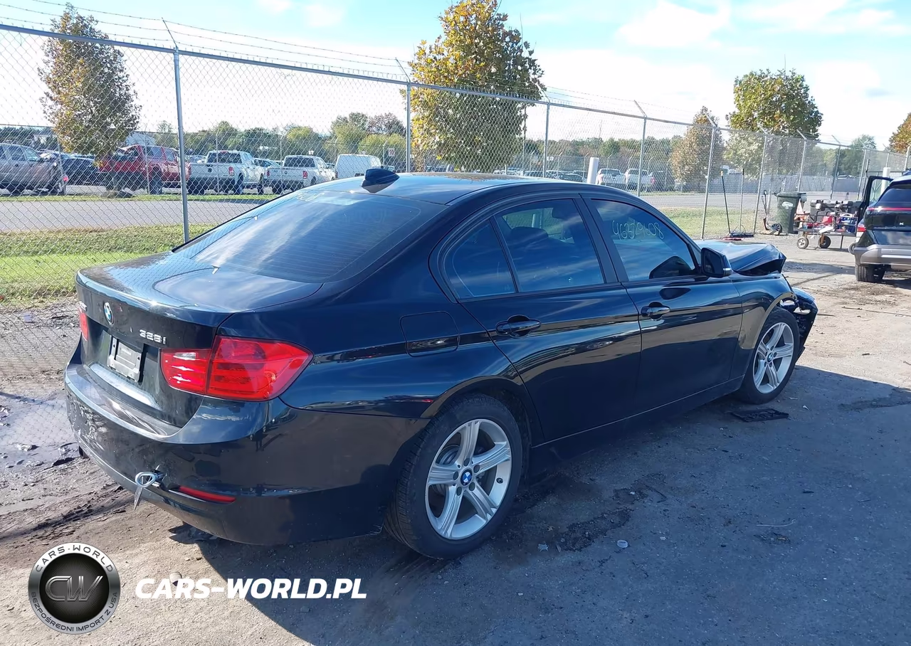 2015 BMW 328I xDrive VIN:WBA3B5G5XFNS17084 - 4