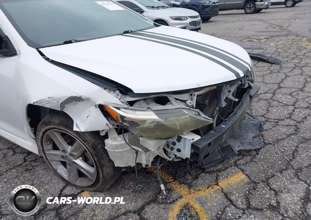 2014 Toyota Camry Se VIN:4T1BF1FK3EU752356 - 13