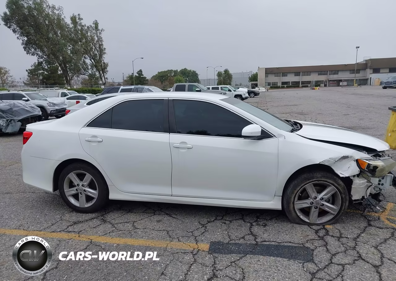 2014 Toyota Camry Se VIN:4T1BF1FK3EU752356 - 16
