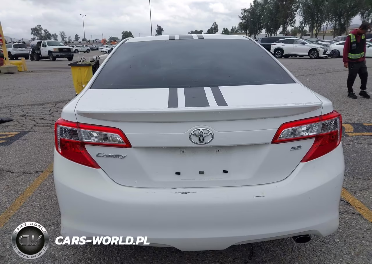 2014 Toyota Camry Se VIN:4T1BF1FK3EU752356 - 19