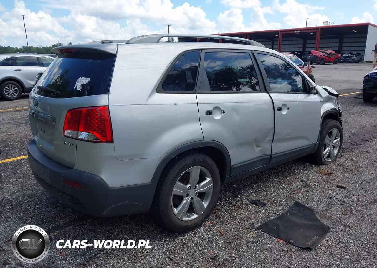 2012 Kia Sorento Ex V6 VIN:5XYKU4A23CG291676 - 4
