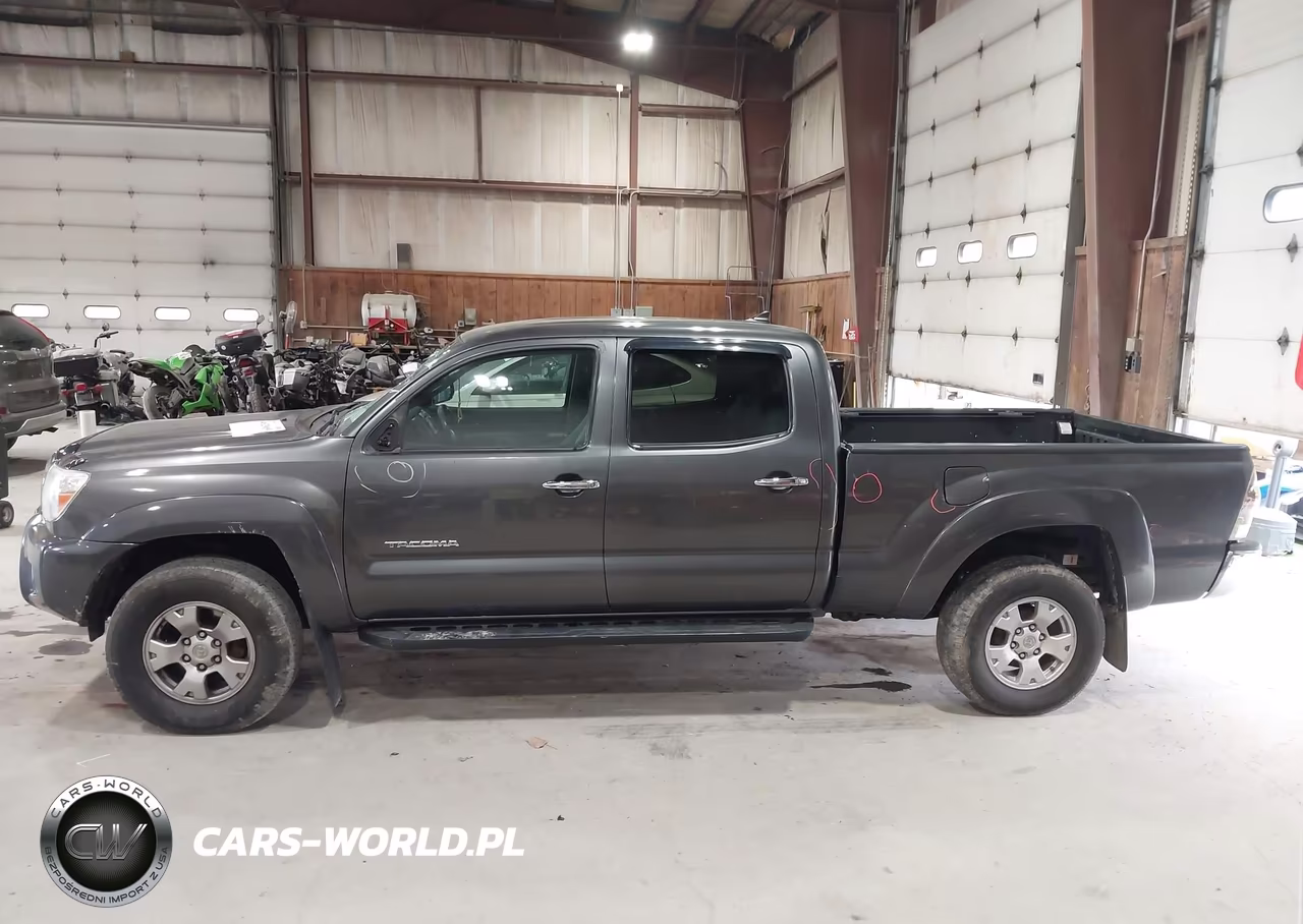 2015 Toyota Tacoma Base V6 VIN:3TMMU4FN4FM079419 - 14