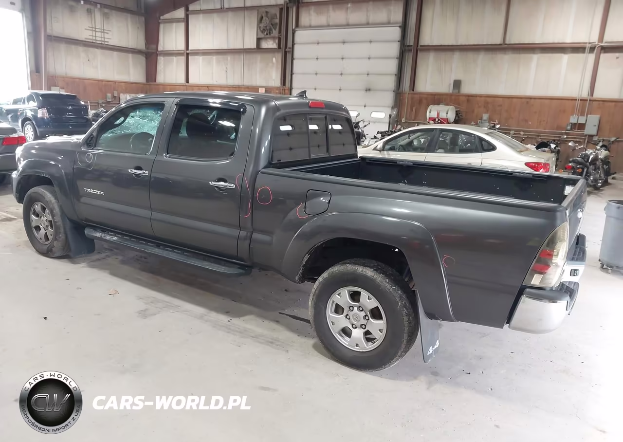 2015 Toyota Tacoma Base V6 VIN:3TMMU4FN4FM079419 - 3