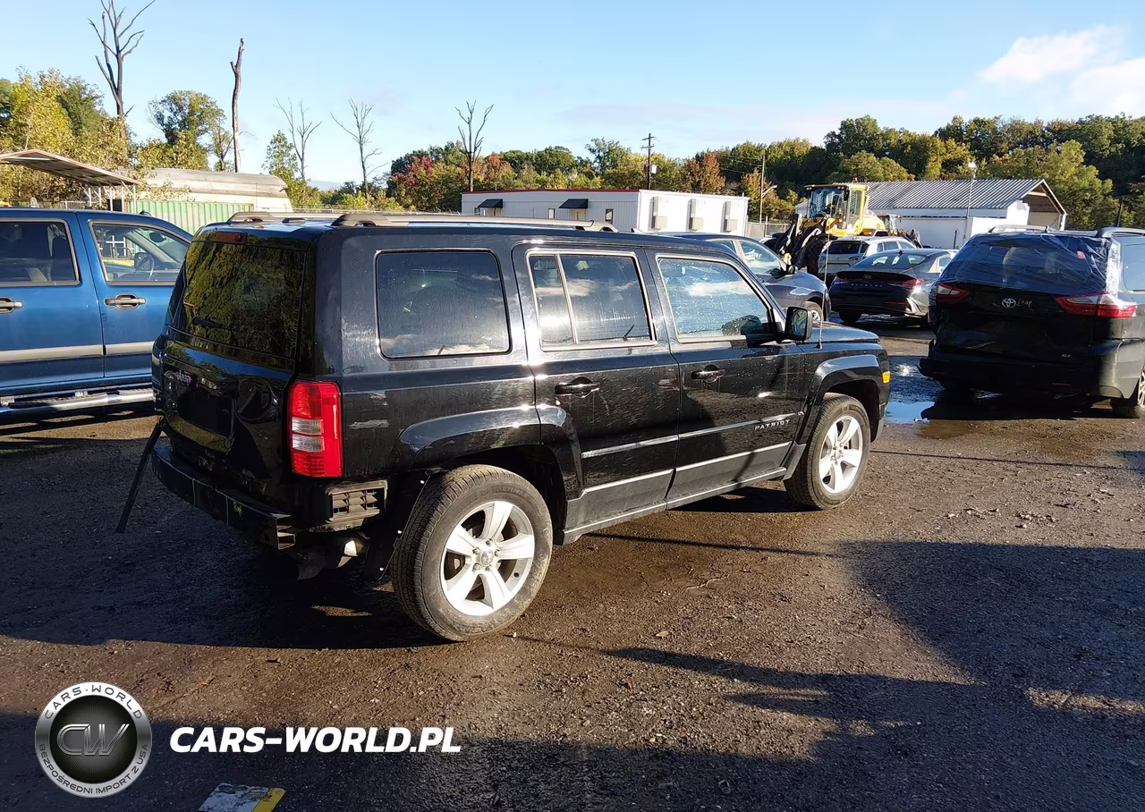 2014 Jeep Patriot Sport VIN:1C4NJPBB8ED890242 - 4