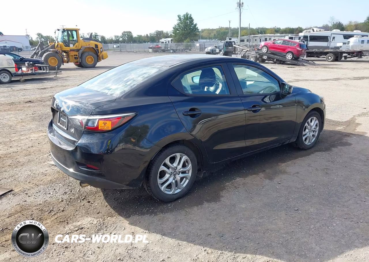 2018 Toyota Yaris Ia VIN:3MYDLBYV4JY332181 - 4