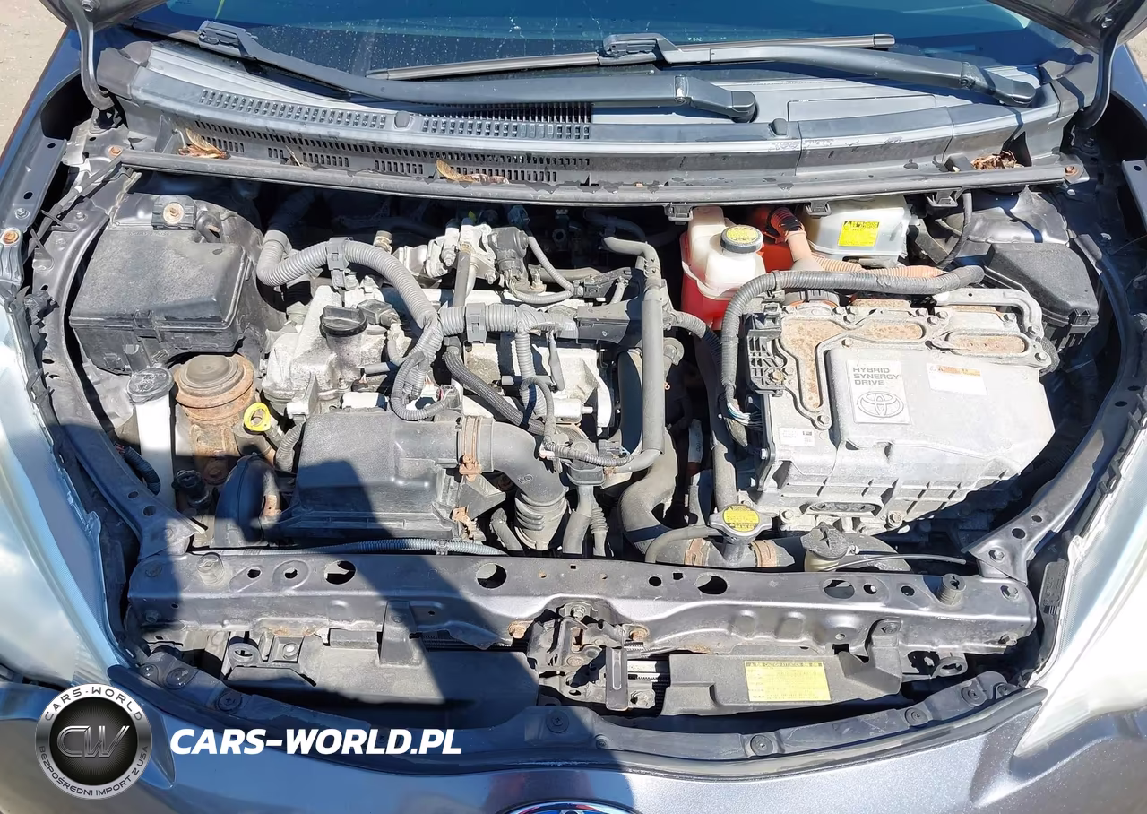 2013 Toyota Prius C One VIN:JTDKDTB31D1035121 - 10