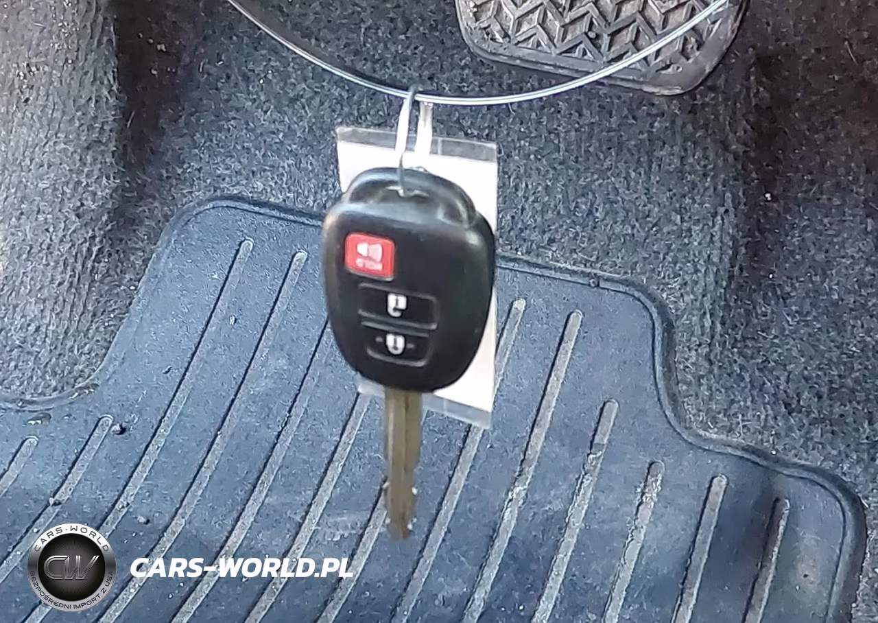 2013 Toyota Prius C One VIN:JTDKDTB31D1035121 - 11