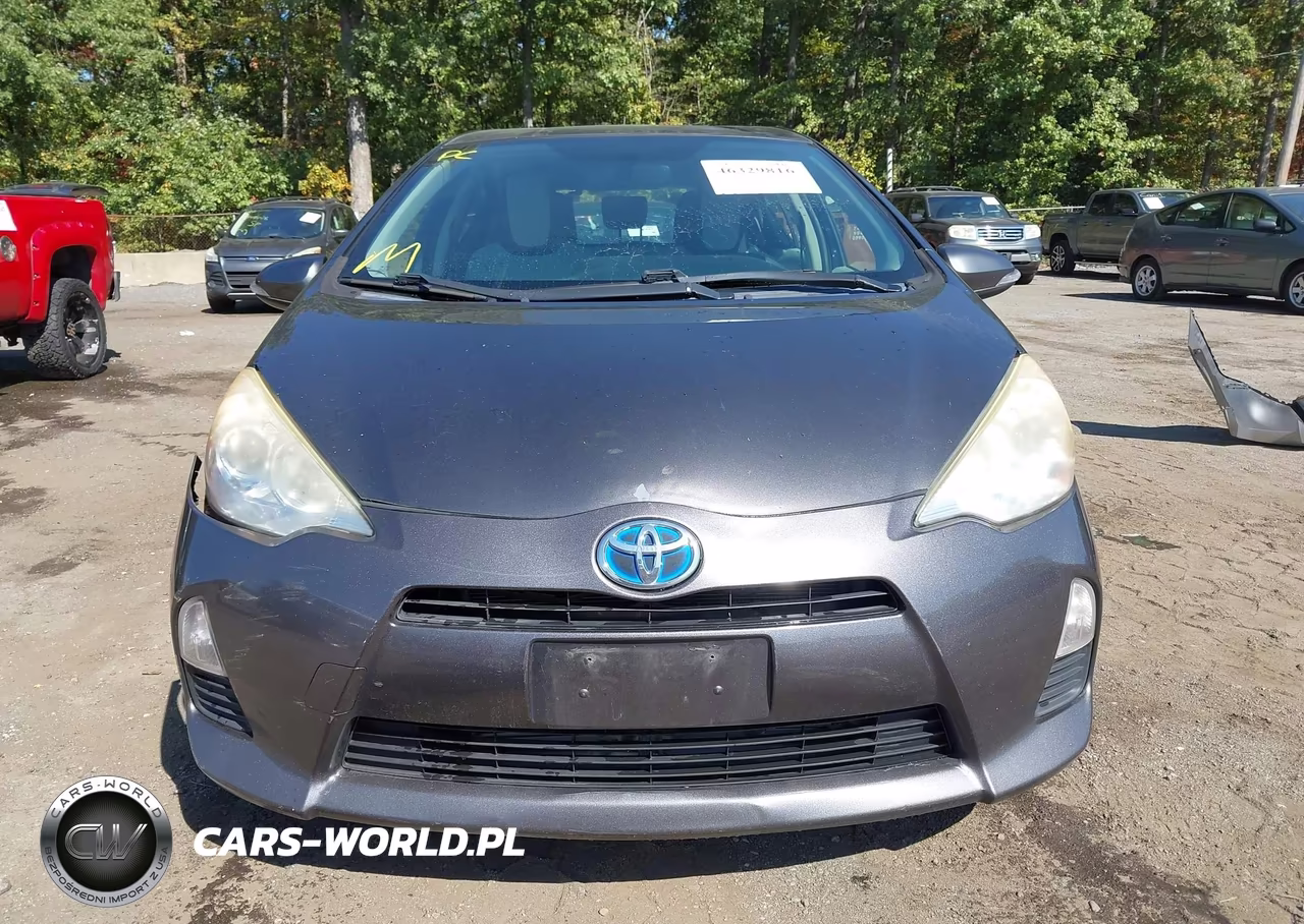 2013 Toyota Prius C One VIN:JTDKDTB31D1035121 - 13
