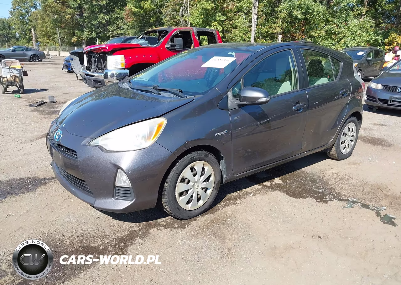 2013 Toyota Prius C One VIN:JTDKDTB31D1035121 - 2