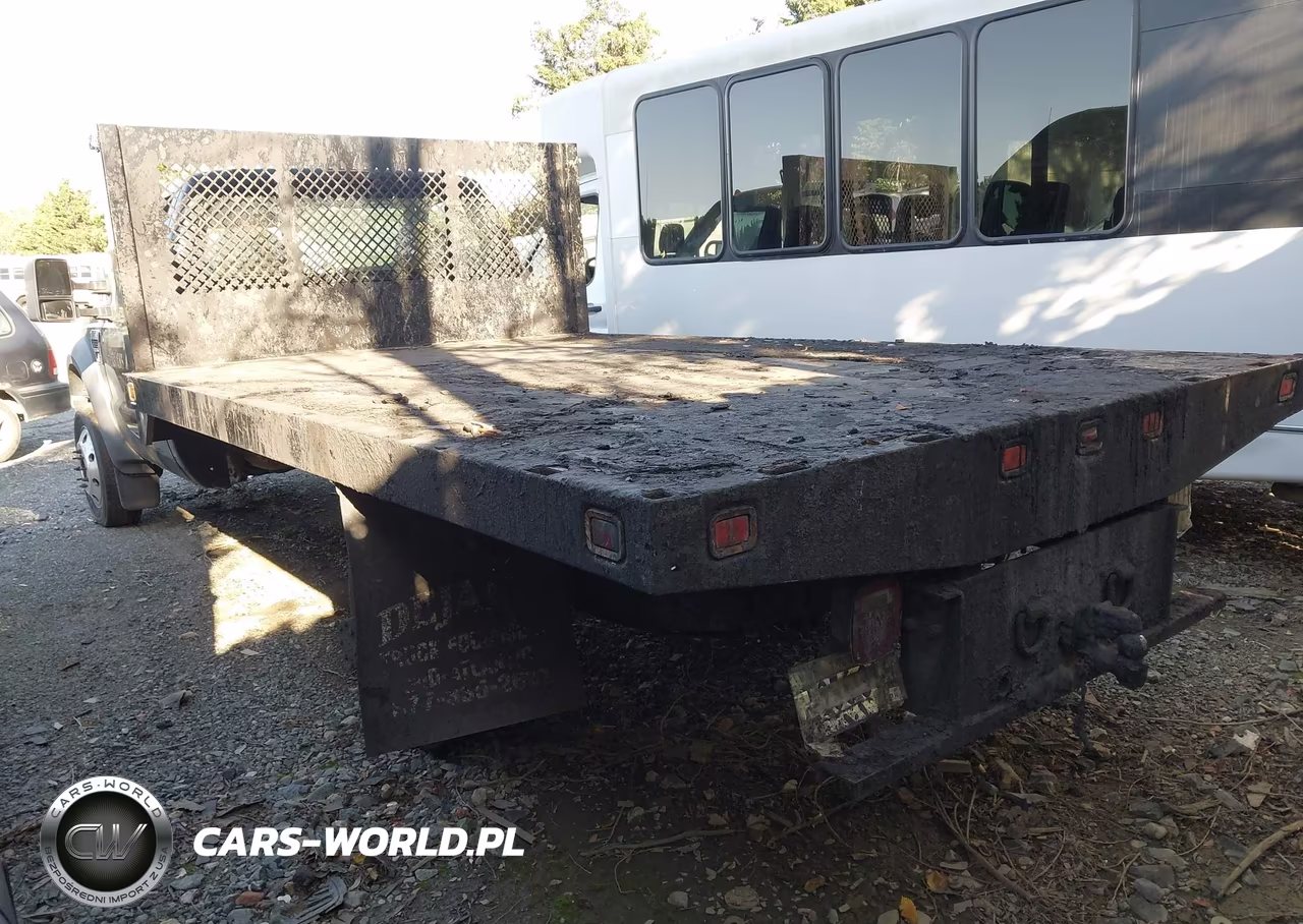 2009 Ford F-550 Chassis Xl-Xlt VIN:1FDAF56R79EA43249 - 3