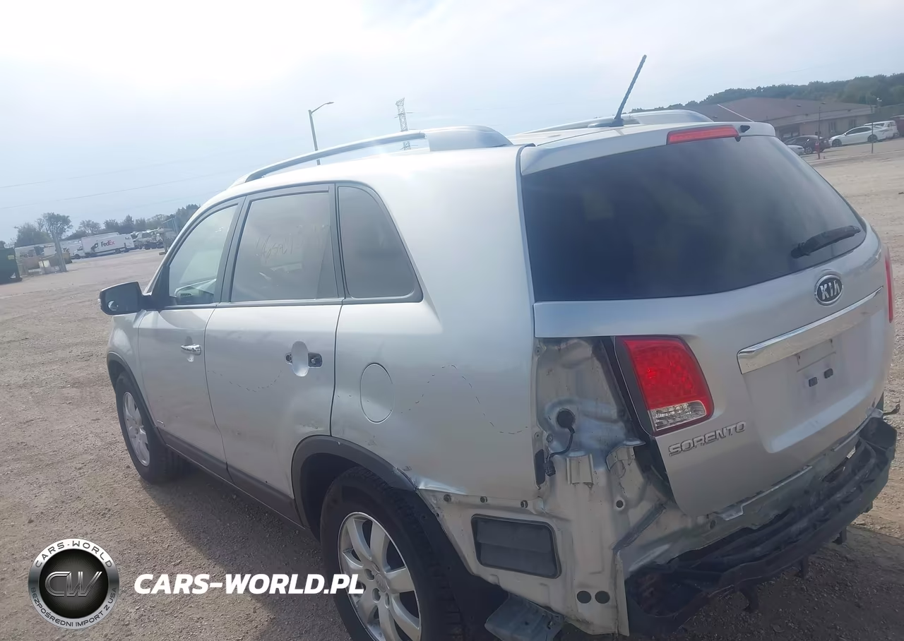 2013 Kia Sorento Lx V6 VIN:5XYKTDA27DG402573 - 3