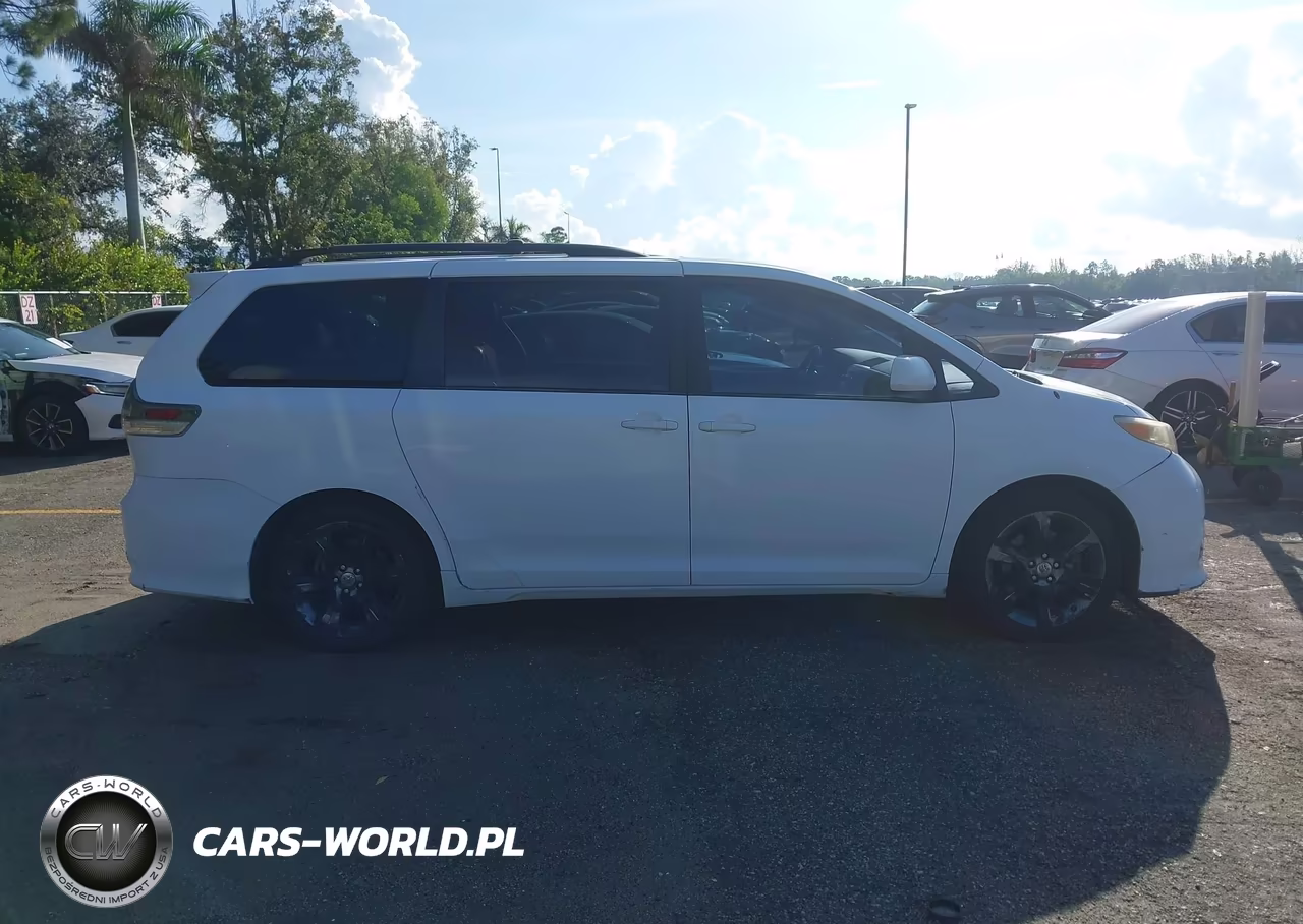 2011 Toyota Sienna Se VIN:5TDXK3DC3BS153616 - 13