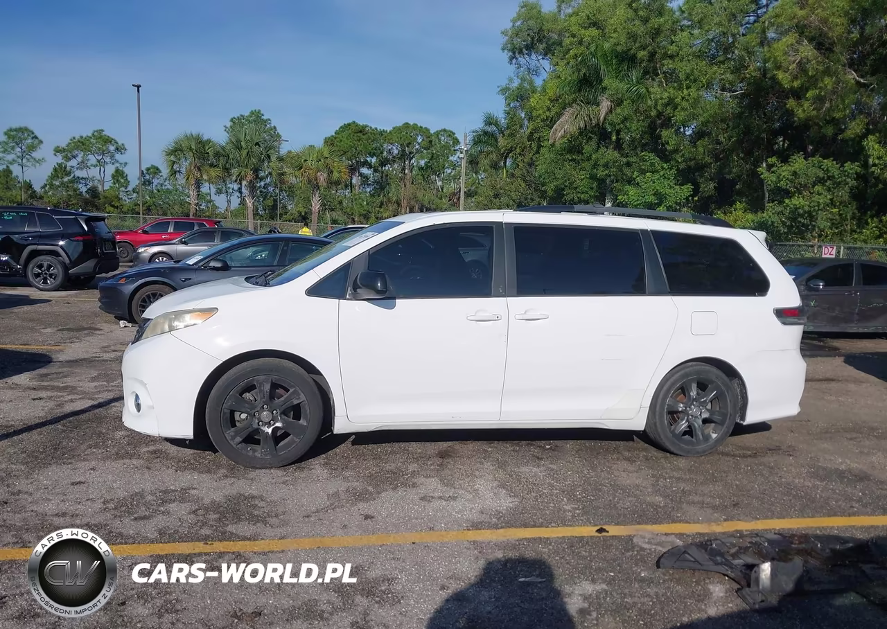 2011 Toyota Sienna Se VIN:5TDXK3DC3BS153616 - 14