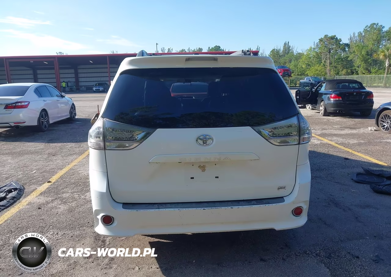 2011 Toyota Sienna Se VIN:5TDXK3DC3BS153616 - 16