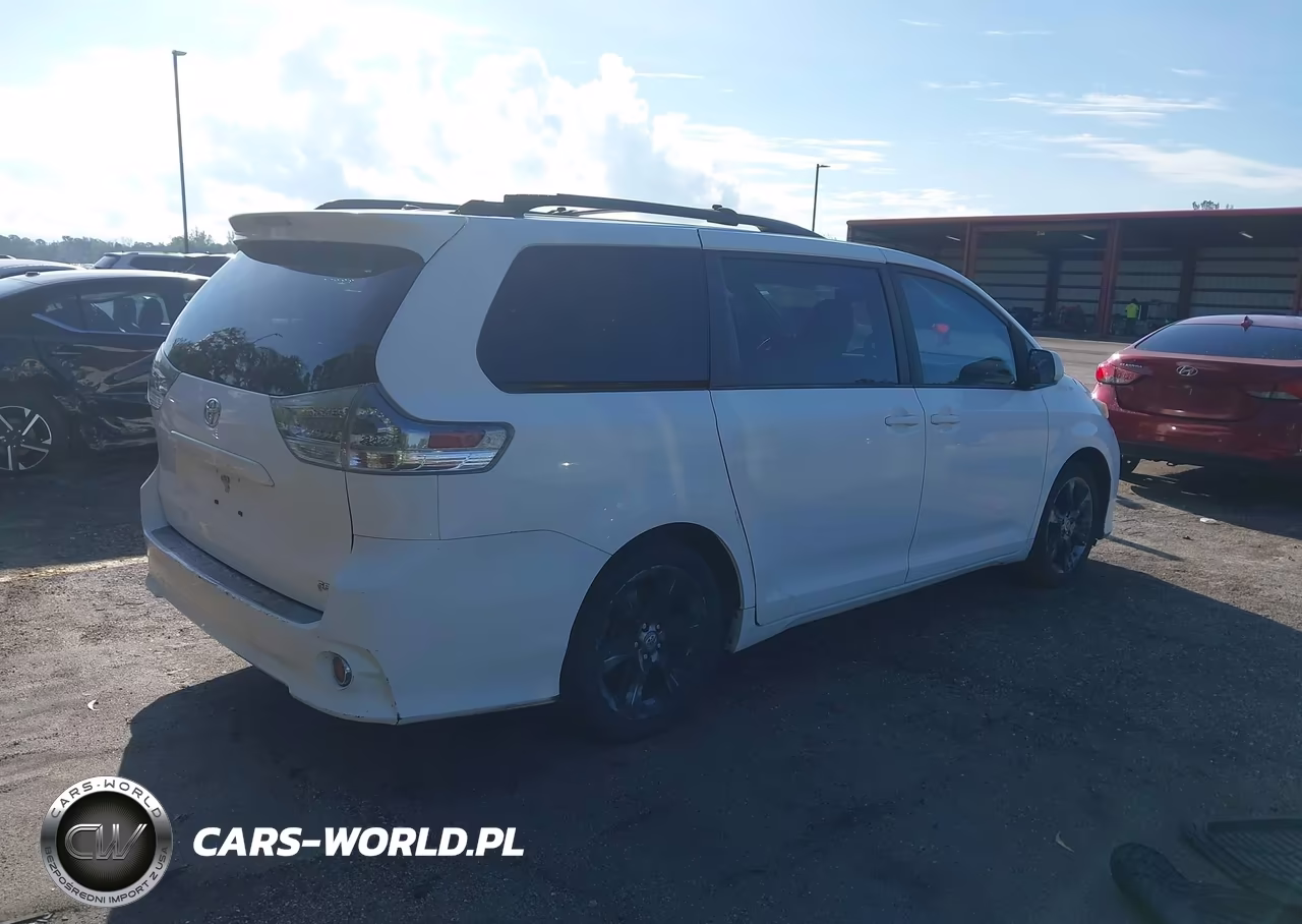 2011 Toyota Sienna Se VIN:5TDXK3DC3BS153616 - 4