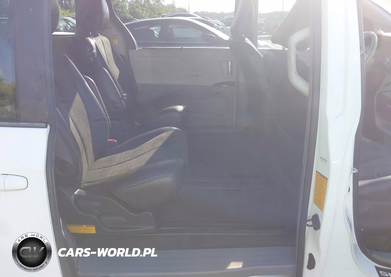 2011 Toyota Sienna Se VIN:5TDXK3DC3BS153616 - 8