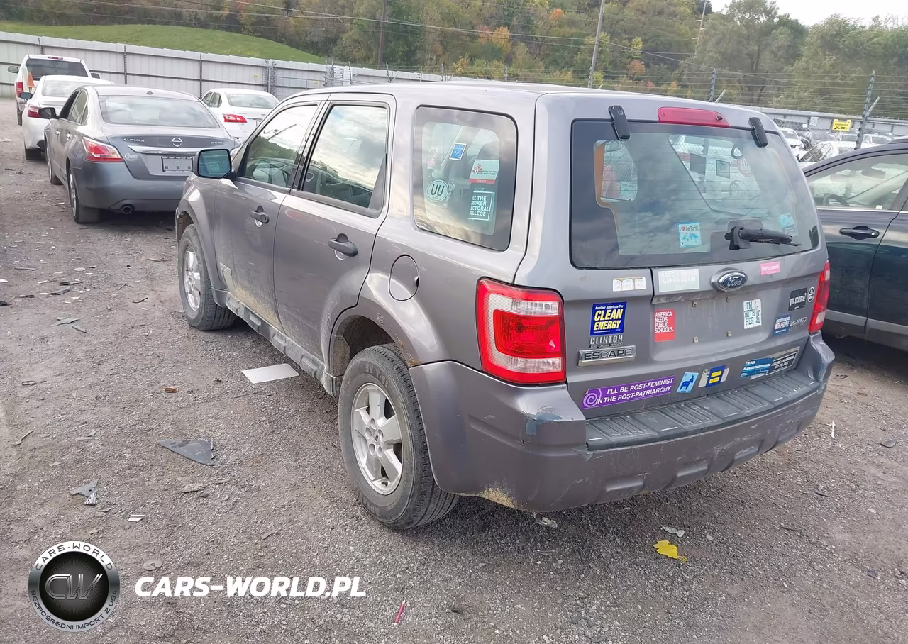 2008 Ford Escape Xls VIN:1FMCU92Z58KE10645 - 3