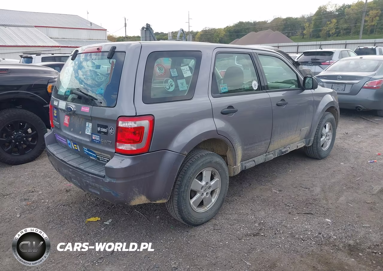 2008 Ford Escape Xls VIN:1FMCU92Z58KE10645 - 4