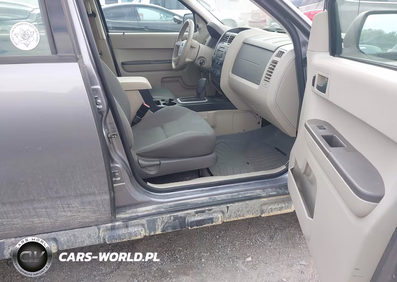 2008 Ford Escape Xls VIN:1FMCU92Z58KE10645 - 5