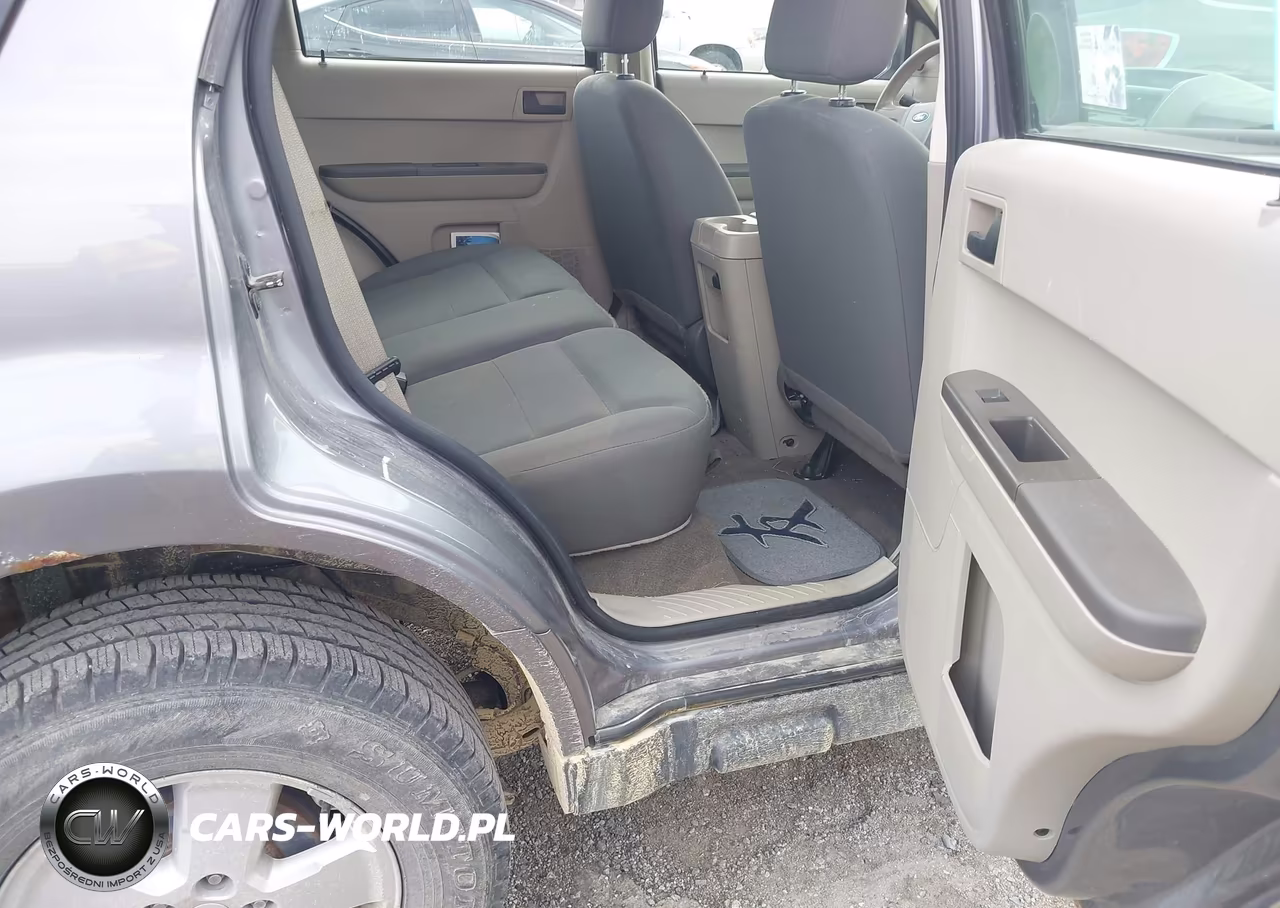 2008 Ford Escape Xls VIN:1FMCU92Z58KE10645 - 8