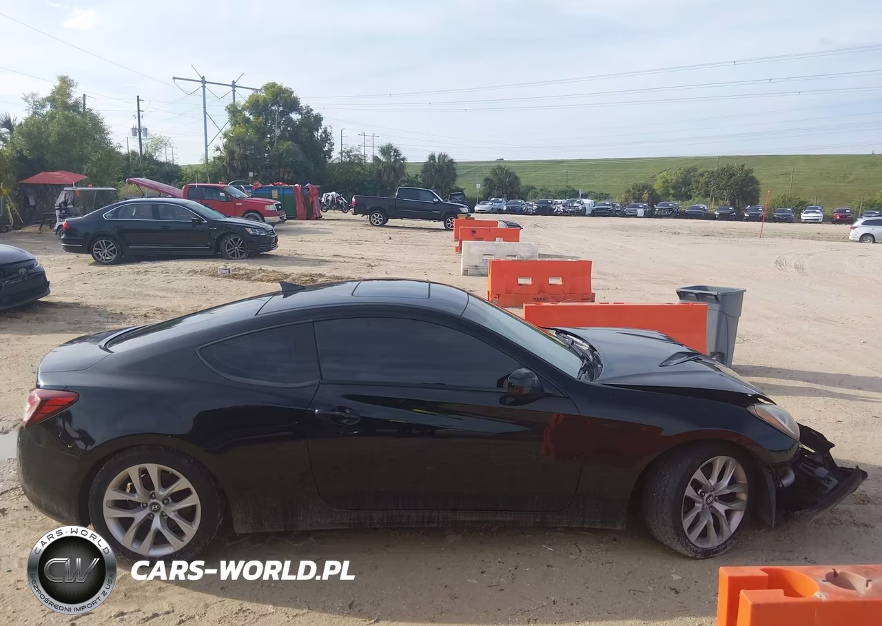 2013 Hyundai Genesis 2.0T Premium VIN:KMHHT6KDXDU105314 - 13