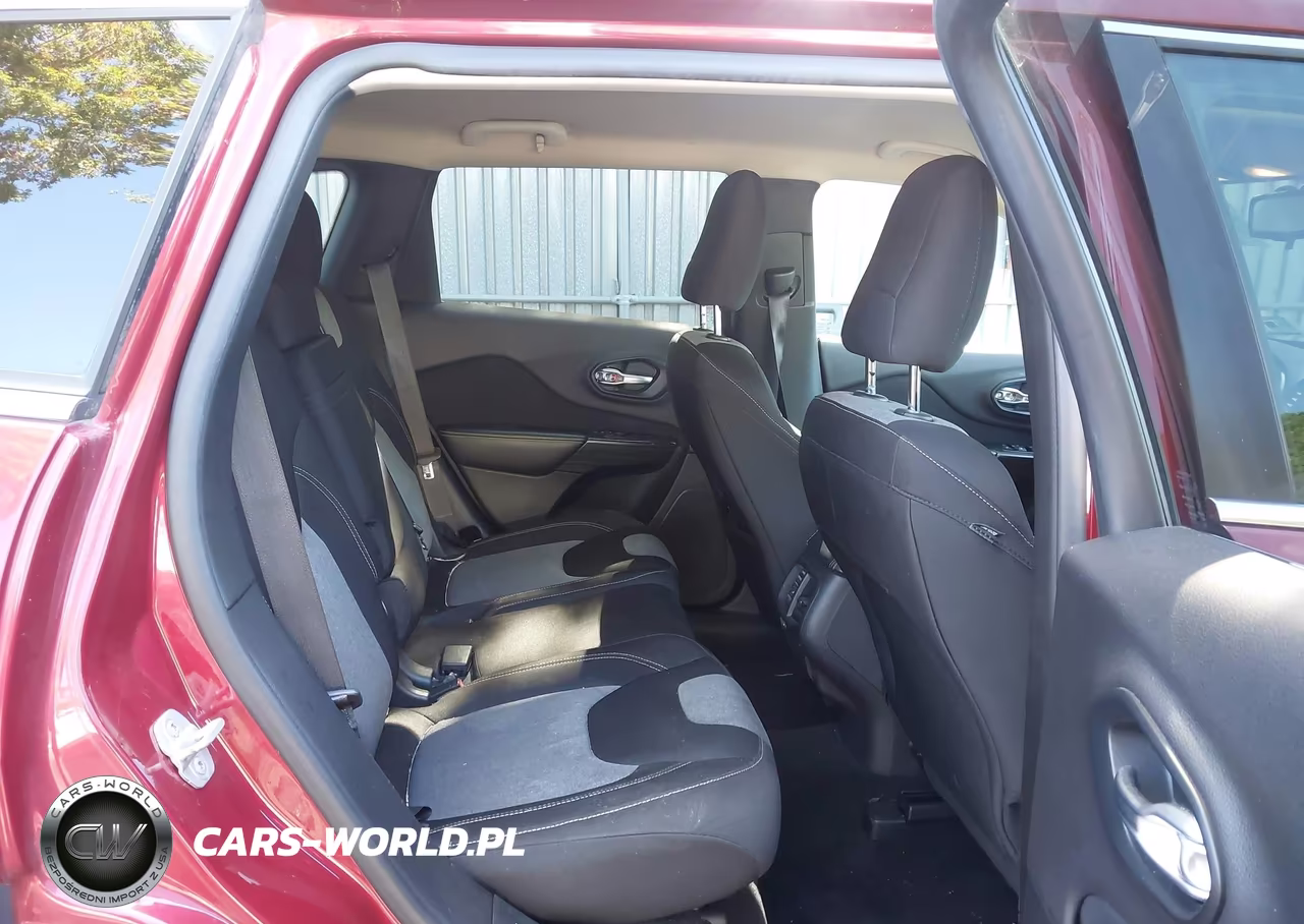 2014 Jeep Cherokee Latitude VIN:1C4PJLCS8EW116917 - 8
