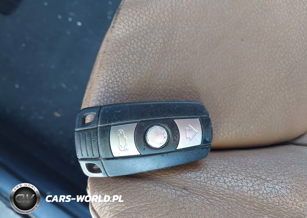 2010 BMW 528I VIN:WBANU5C50AC366052 - 11