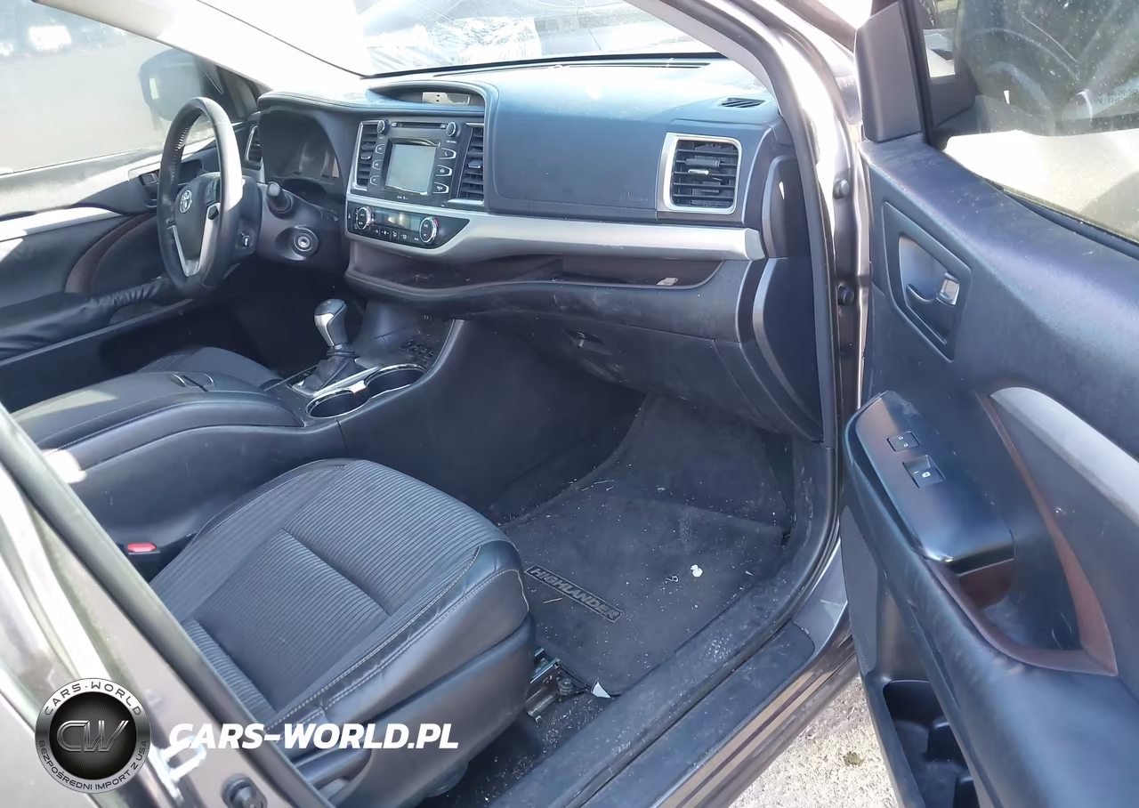 2015 Toyota Highlander Le Plus V6 VIN:5TDBKRFH4FS172199 - 5