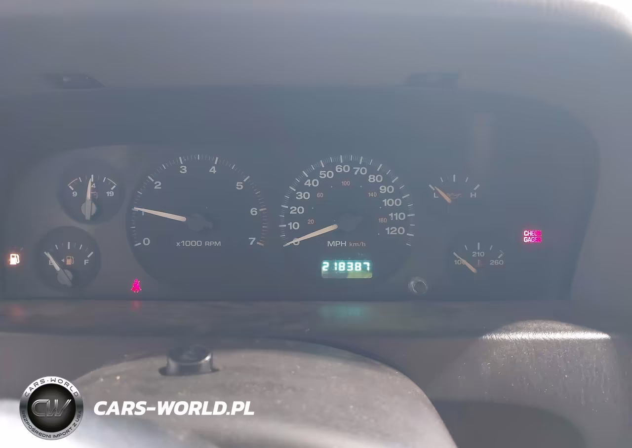 2004 Jeep Grand Cherokee Laredo VIN:1J4GW48S04C377517 - 7