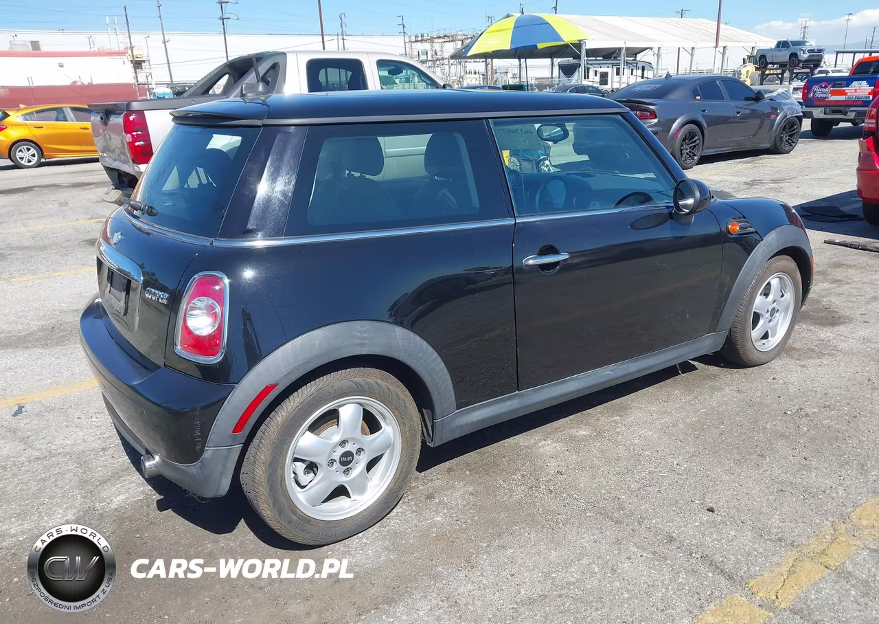 2011 Mini Cooper VIN:WMWSU3C50BT097348 - 4