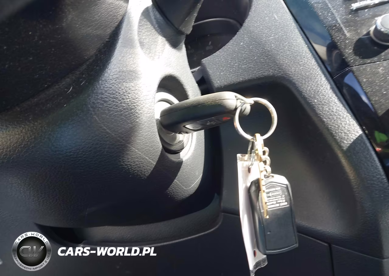 2017 Nissan Rogue S VIN:KNMAT2MV2HP549280 - 11